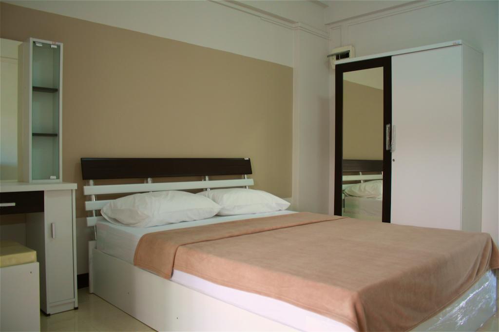 Baanbudsarin Apartment Singburi Extérieur photo